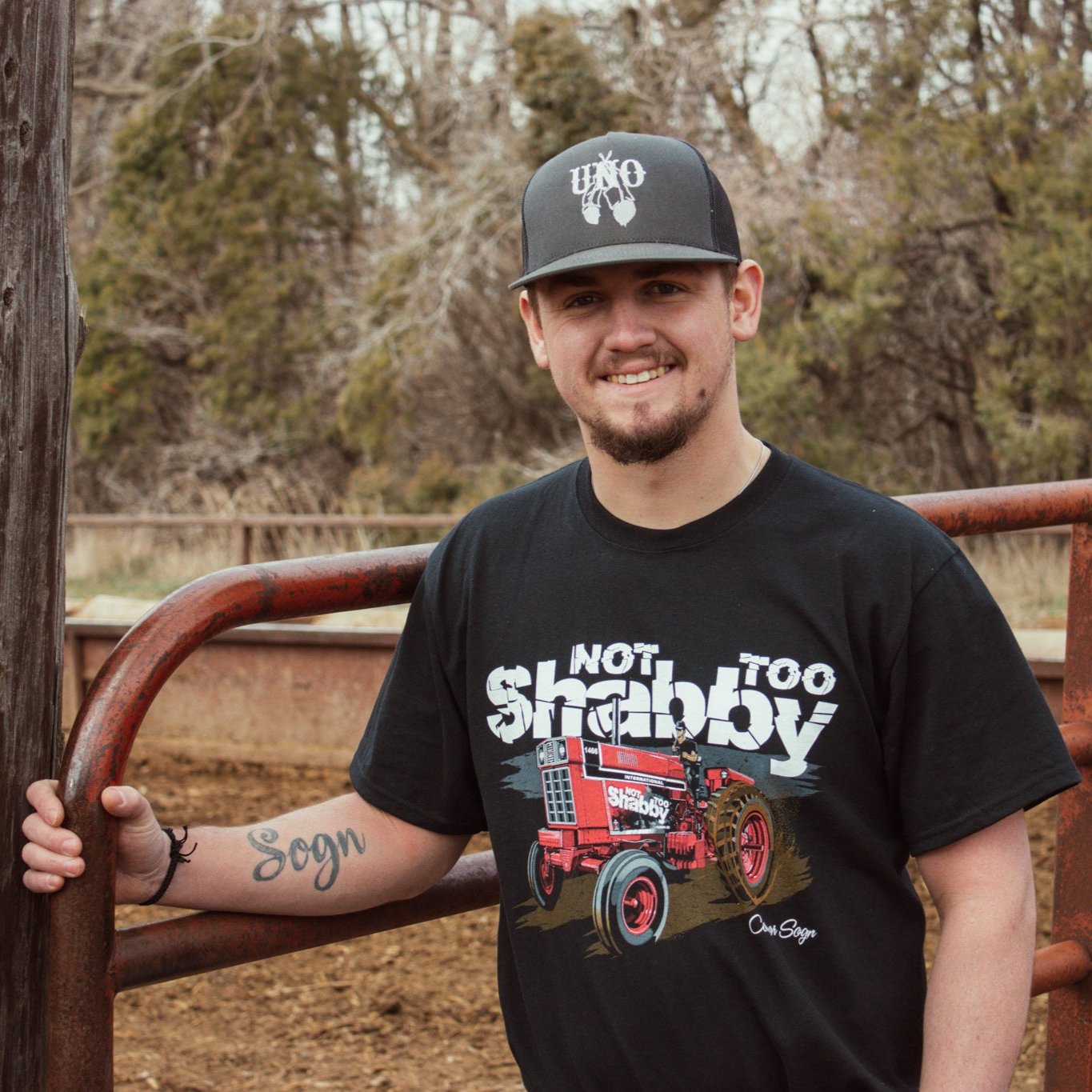 NOT TOO SHABBY // Adult T-shirt